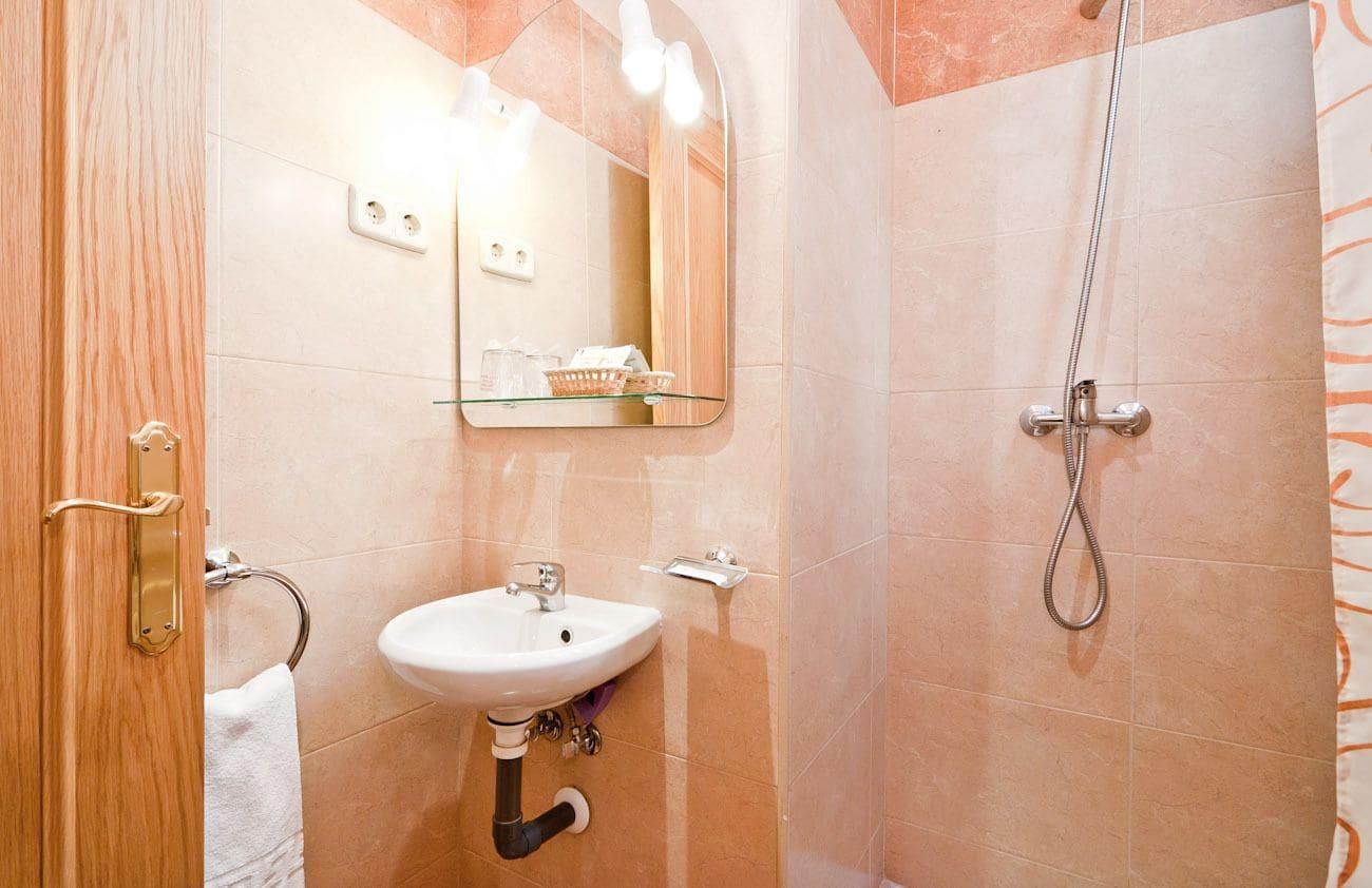 Hostal Las Cortes Мадрид Екстериор снимка