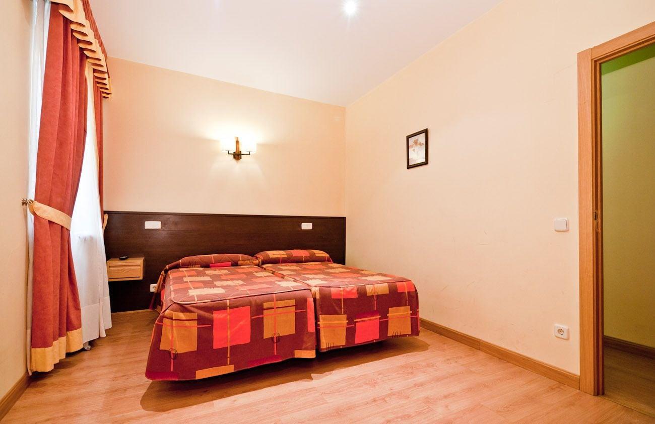 Hostal Las Cortes Мадрид Екстериор снимка
