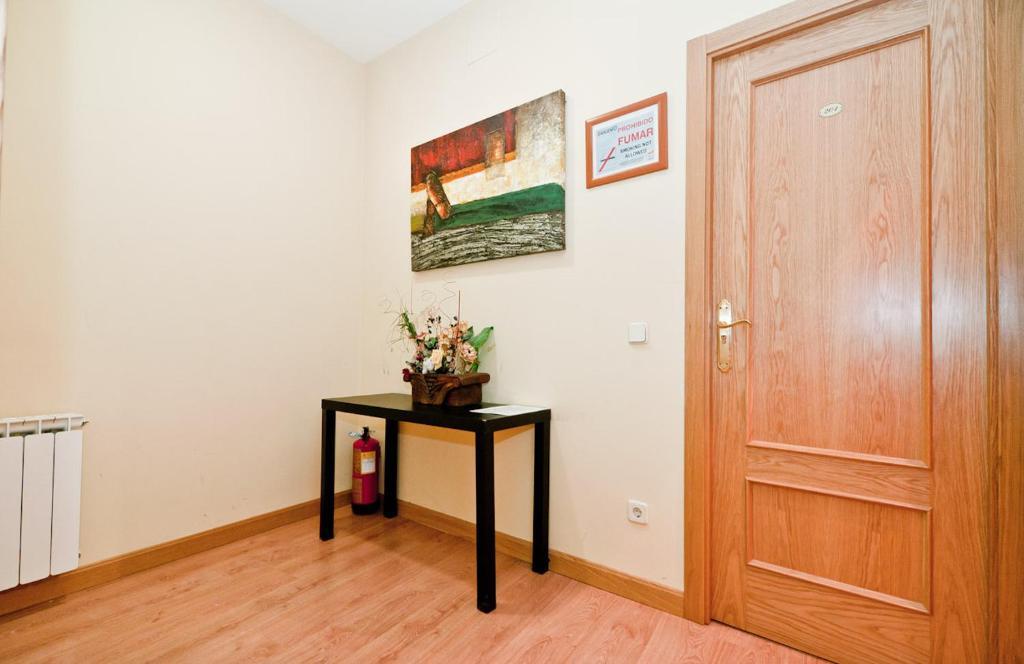 Hostal Las Cortes Мадрид Екстериор снимка