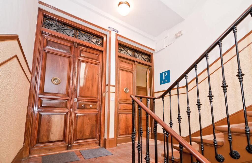 Hostal Las Cortes Мадрид Екстериор снимка