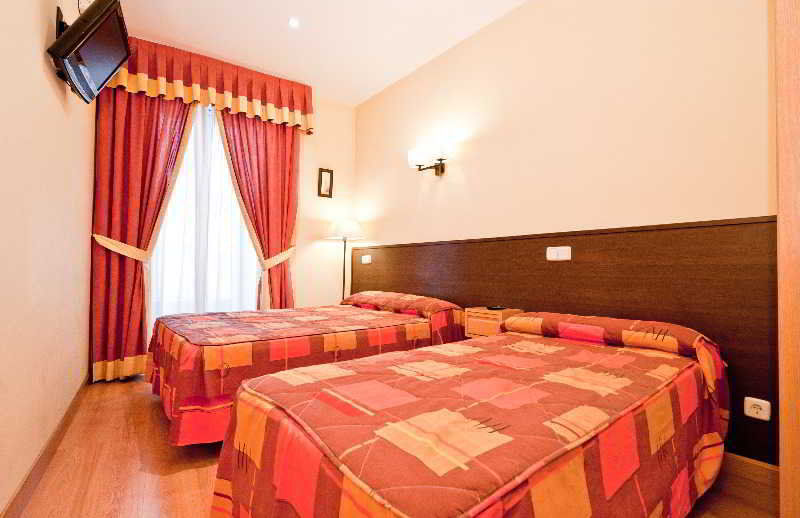 Hostal Las Cortes Мадрид Екстериор снимка